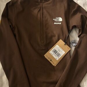 Skims X The North Face Brown Long Sleeve Fitted Tee  in mocha
